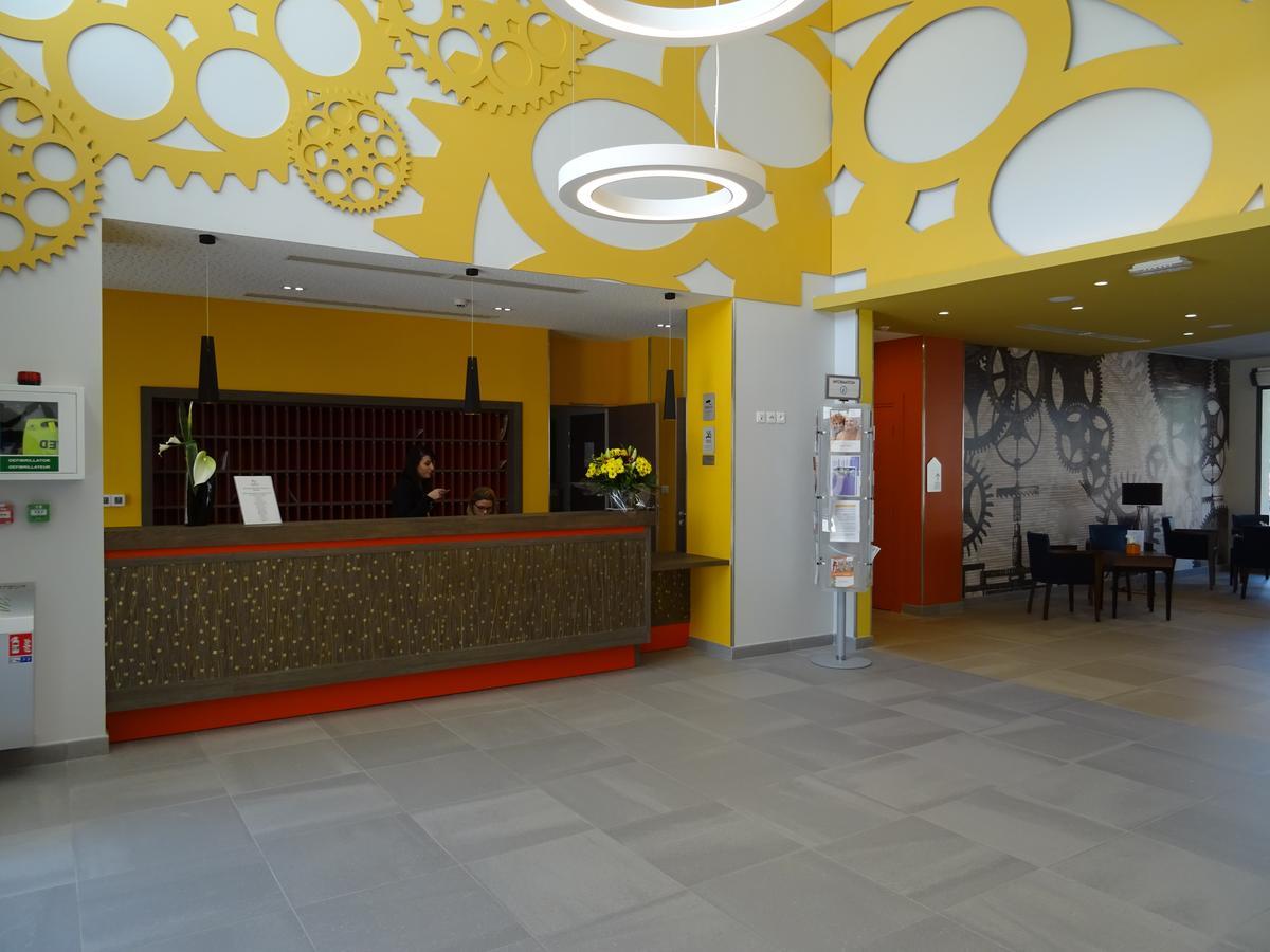 Domitys L'Art Du Temps Aparthotel Besancon Ngoại thất bức ảnh